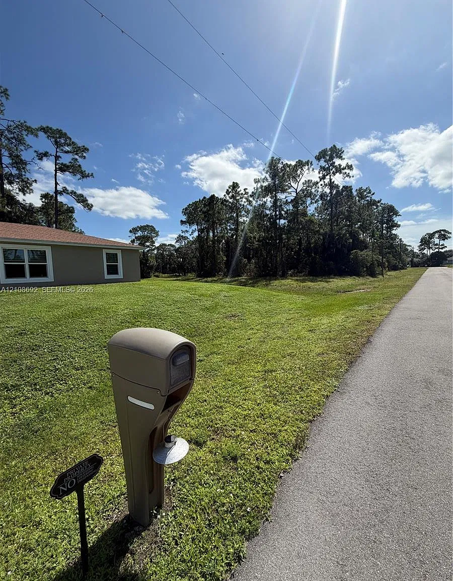 3 bed, 2.0 bath, $2,100 — Photo 3