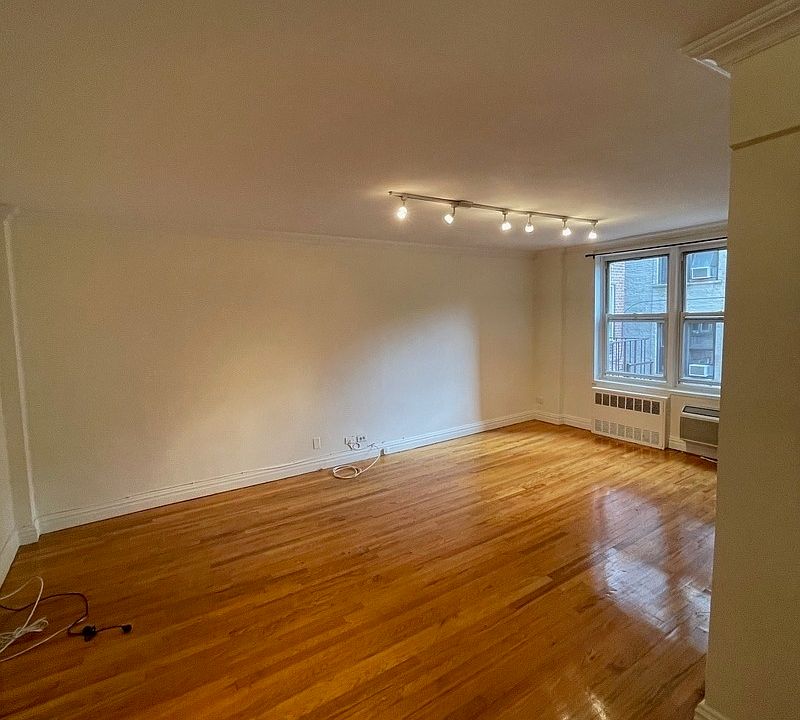 1st image of 30-44 29th St APT B3