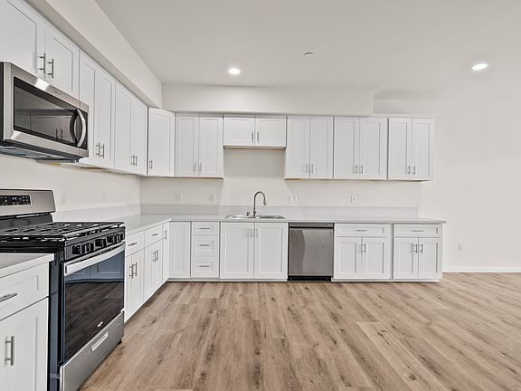 2nd image of 13853 Victory Blvd #208