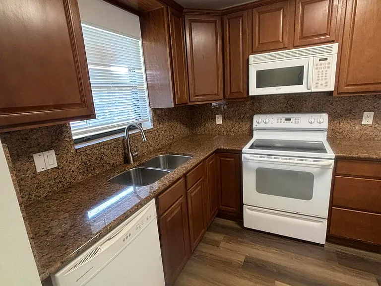 21909 Lake Forest Cir #102 — Photo 2