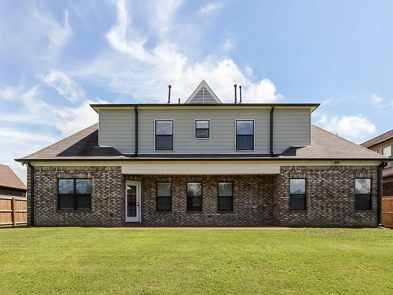 55 Misty Meadows Cv — Photo 23