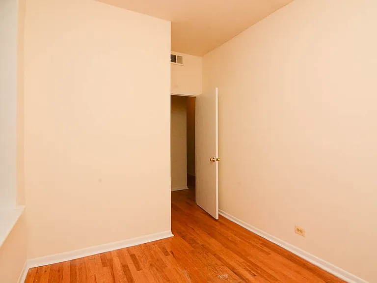 2319 N Kedzie Blvd #R2 — Photo 15