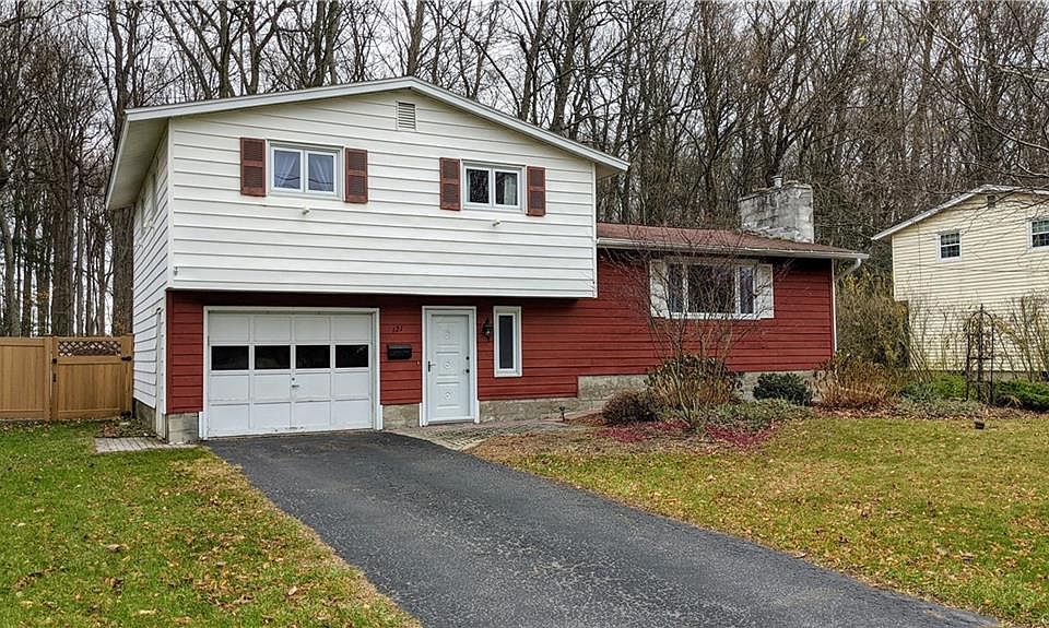 1st image of 121 Sagamore Dr S