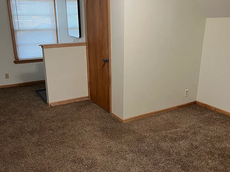 1615 Fairview Ct — Photo 13