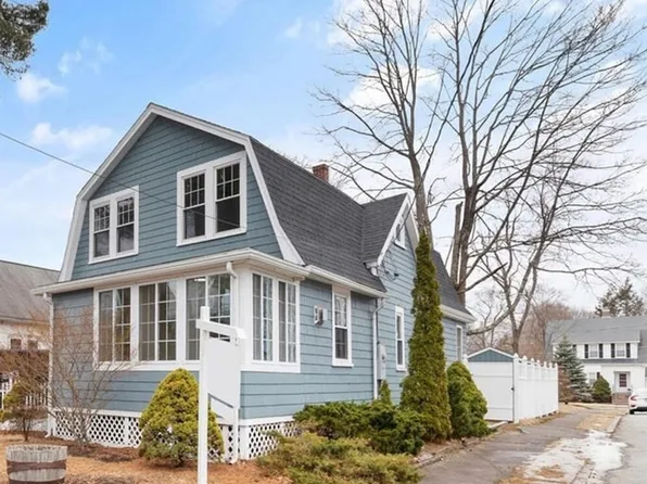 14 Middle St, Wakefield, MA 01880