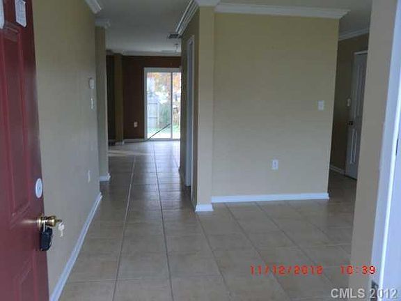 3rd image of 4903 Autumn Oaks Dr