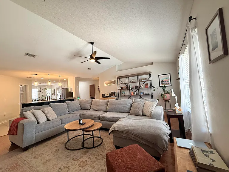2414 Heritage Cir — Photo 13