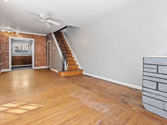 3rd image of 2009 S Darien St