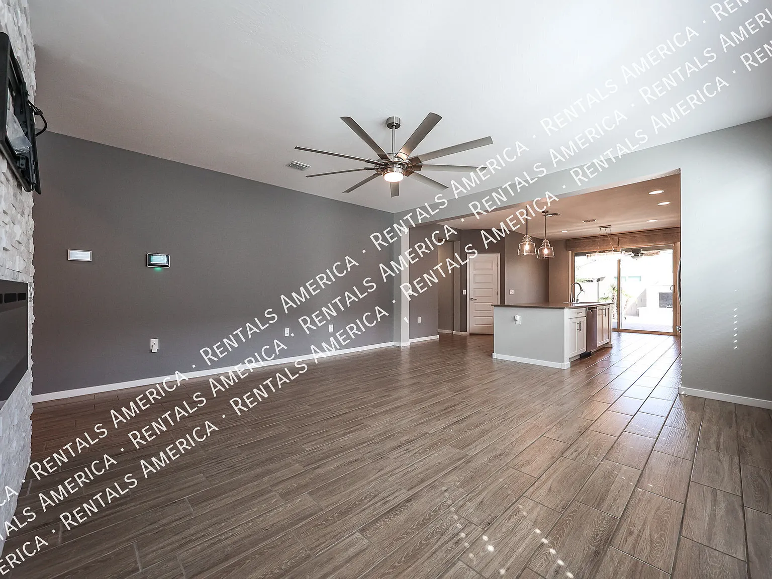 Stunning Upgraded 4-Bedroom Home with Solar and Resort-Style Backyard — Photo 4