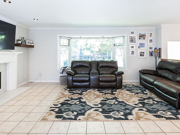 3rd image of 3874 200a St