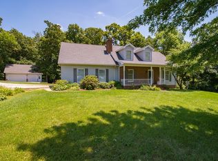 1375 Lakeview Dr, Huntingburg, IN 47542