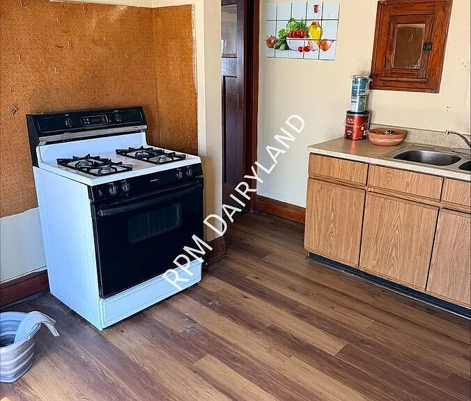 3950-52 N 11th St #UPPER — Photo 3