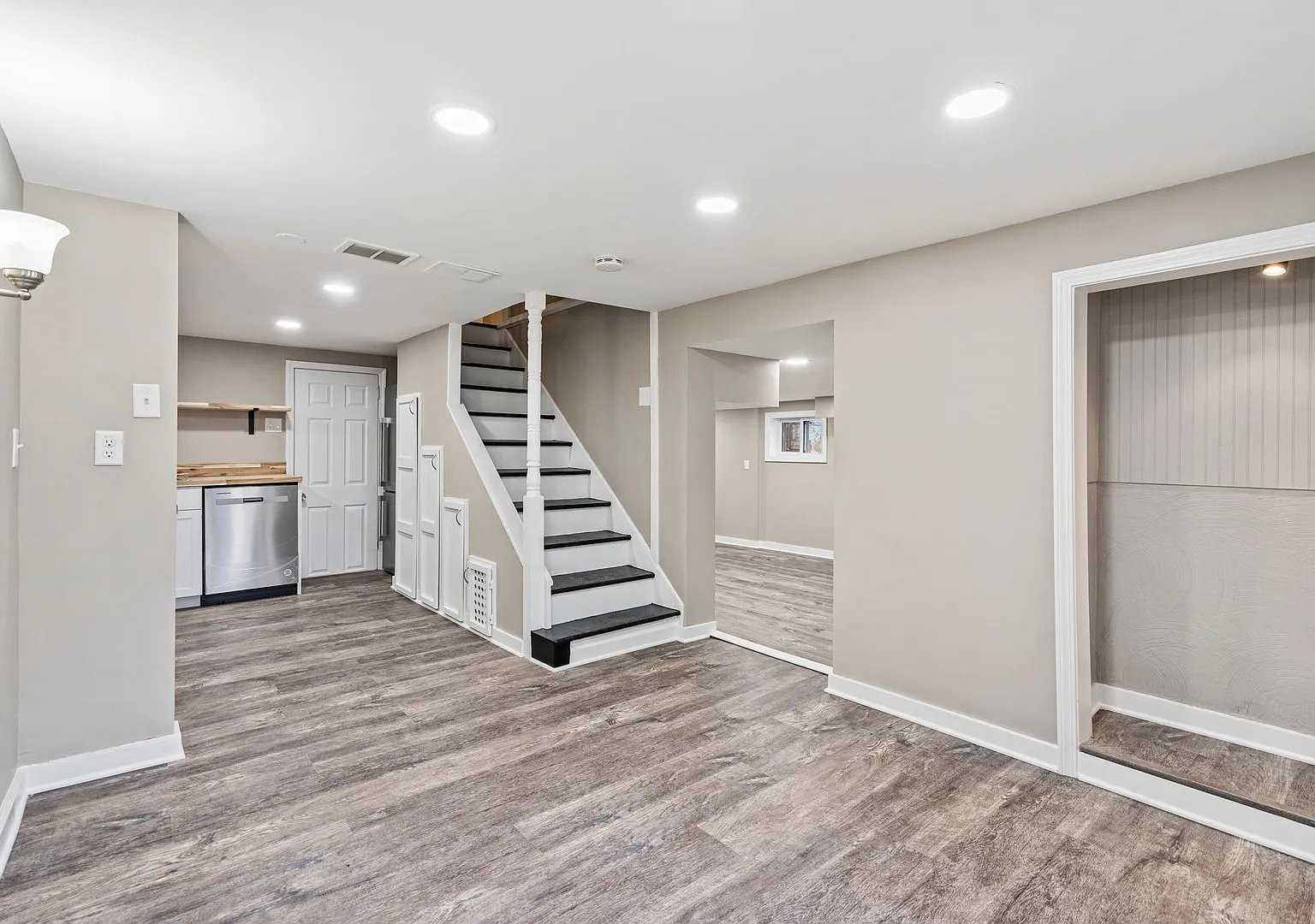 Recently Renovated 4 Bedroom Home in Swissvale - Available in March — Photo 4