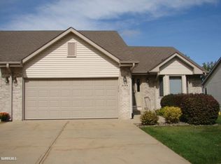 3168 S Sandy Pointe Dr, Freeport, IL 61032