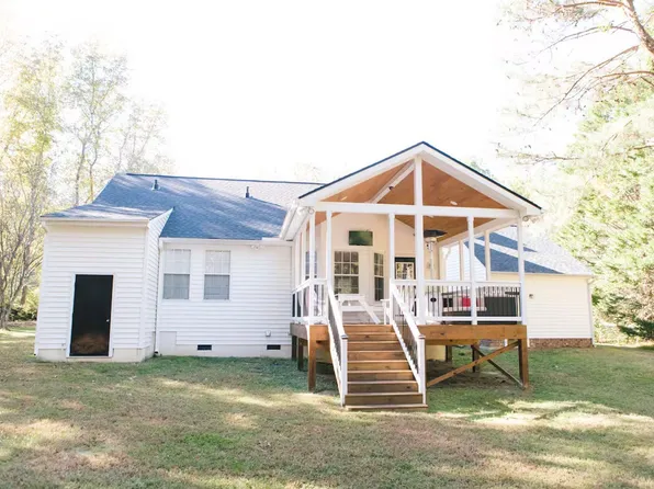 7000 Sandy Pines Dr, Youngsville, NC 27596