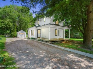 114 N Market St, Dewitt, MI 48820