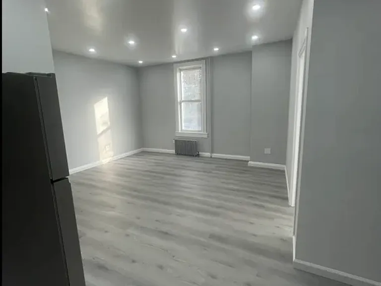 255 Ridgewood Ave #2 — Photo 2