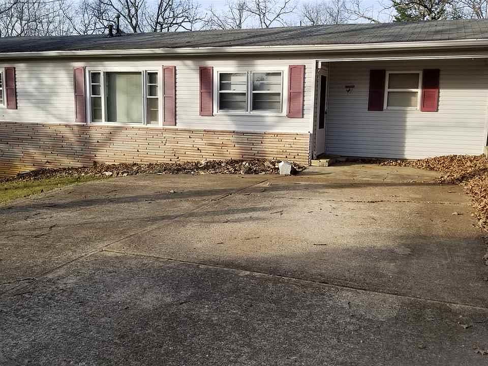 1st image of 11 Shoshone Dr