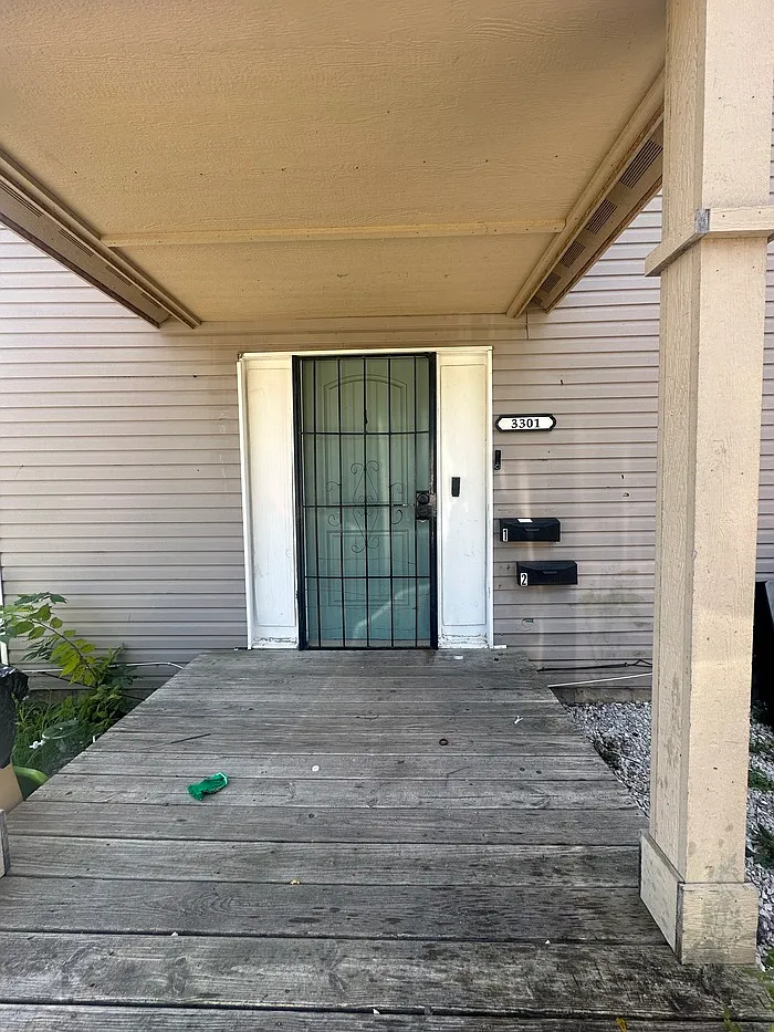 2 bed, 1.0 bath, $1,100 — Photo 1