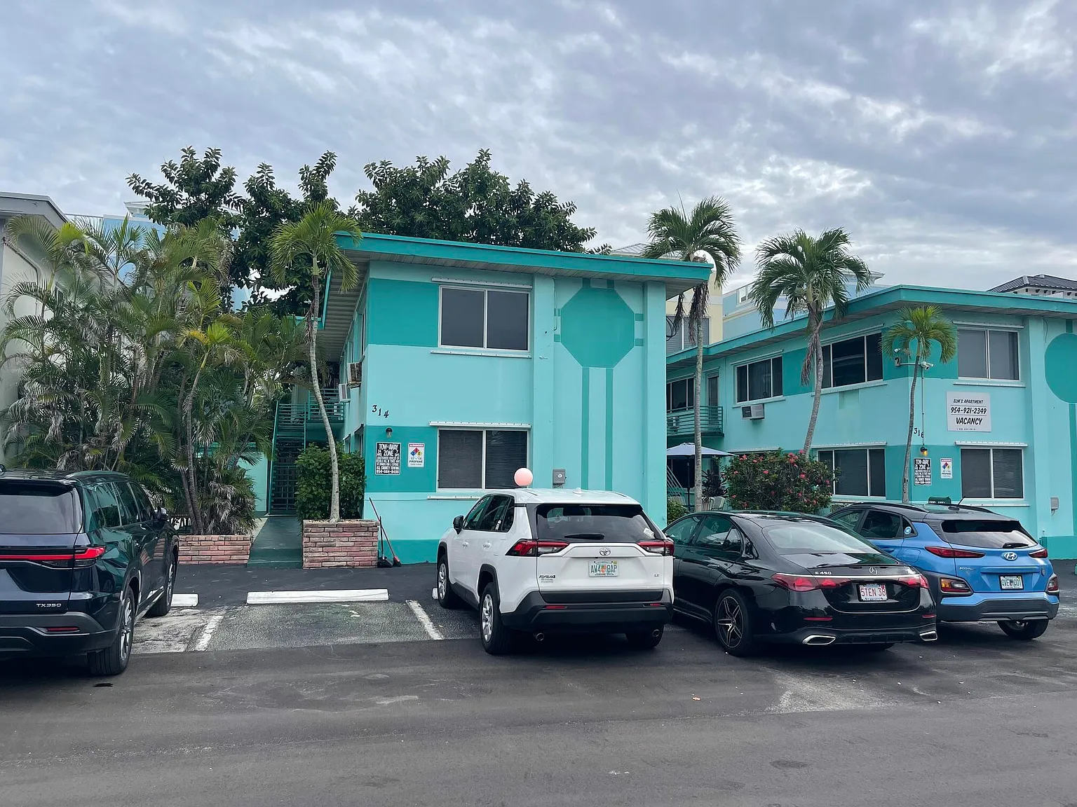 1 bed, 1.0 bath, 600 sqft, $2,100 — Photo 2