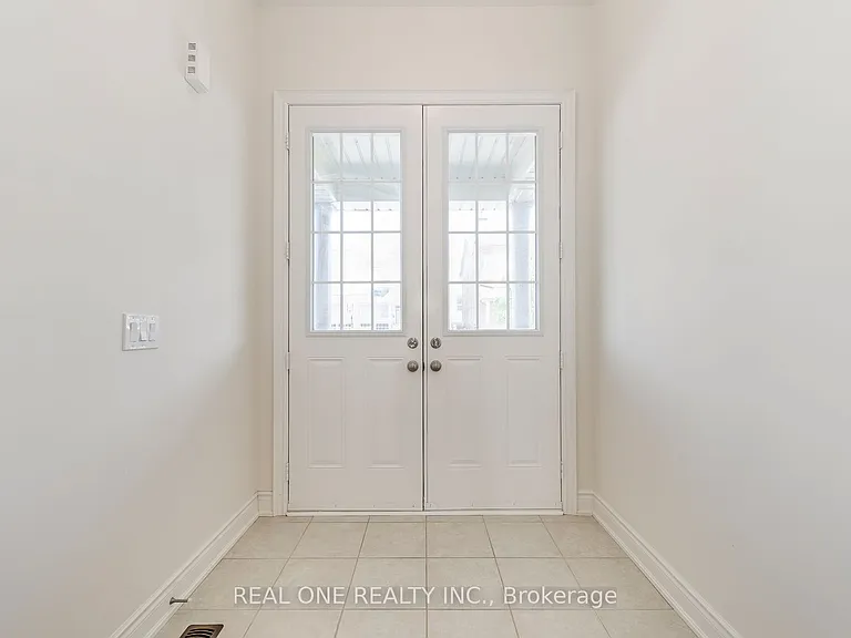 134 Goodwin Cres — Photo 4