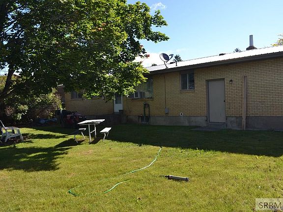 4th image of 360 Berrett Ave
