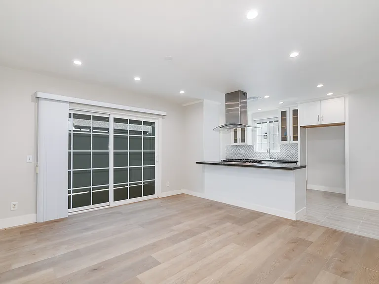 9050 Terhune Ave — Photo 2