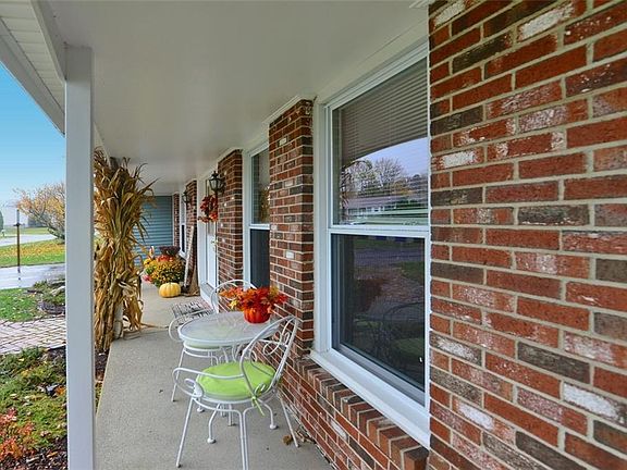 2nd image of 105 Tanglewood Dr
