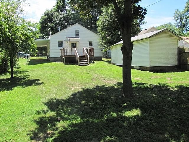 2nd image of 729 W Turner St