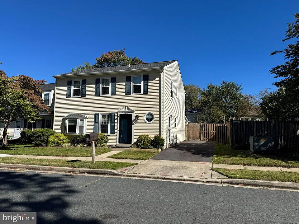 2320 Weymouth Ln