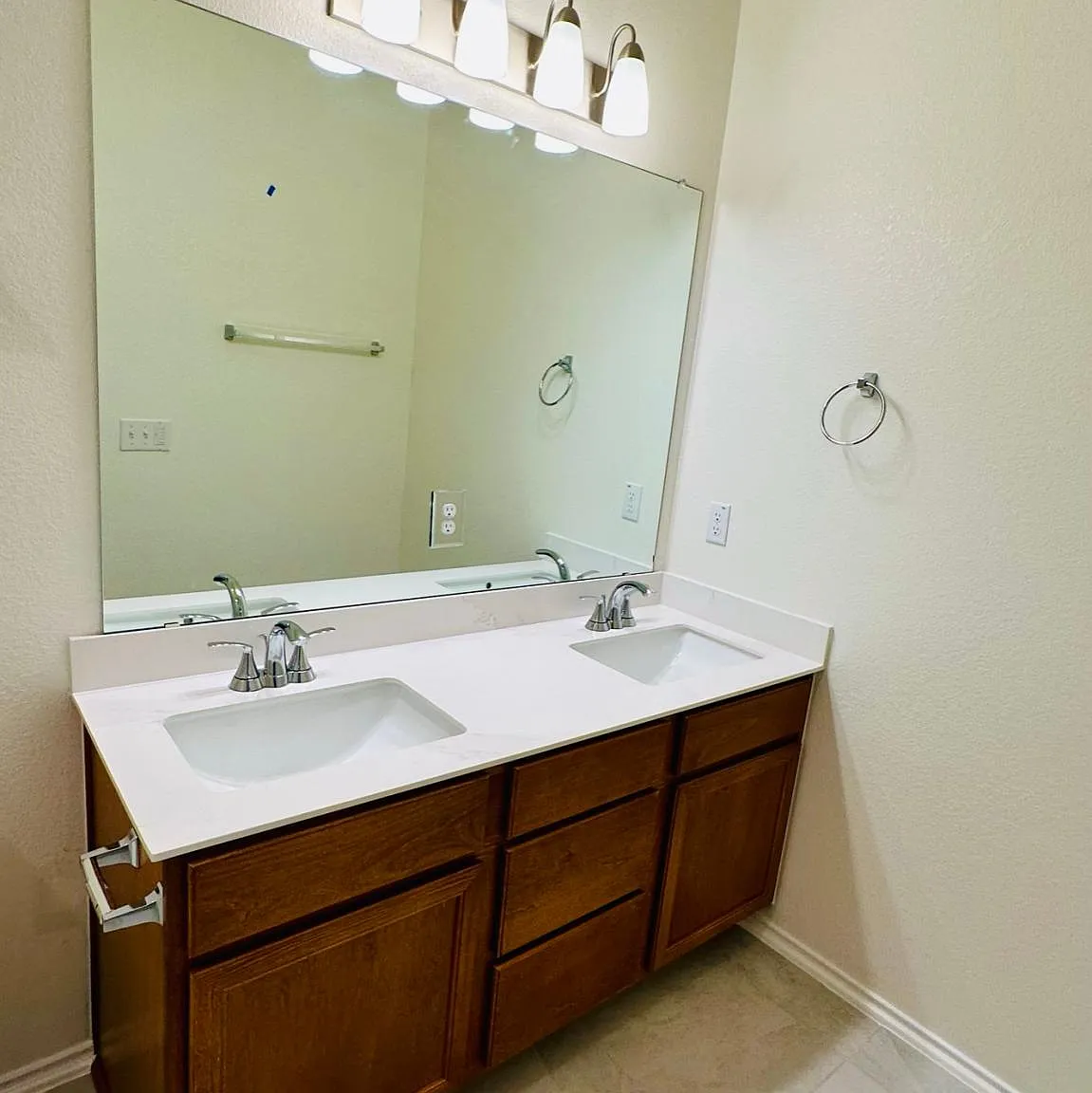 12309 Oxford Vineyard Ln — Photo 2