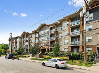 20219 54a Ave #403, Langley, BC V3A 0C7