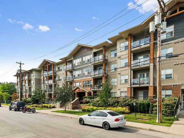 20219 54a Ave #403, Langley, BC V3A 0C7
