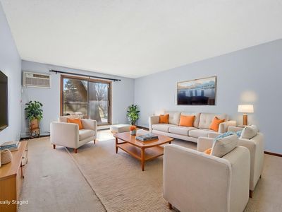 11160 Anderson Lakes Pkwy APT 115, Eden Prairie, MN, 55344