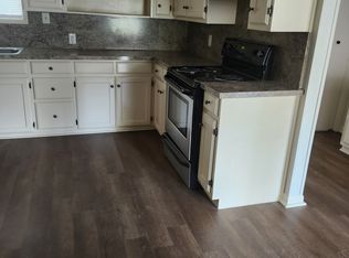 1402 S Cliff St, Decatur, TX 76234