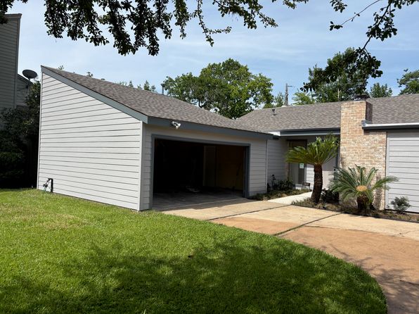 1305 Spring Oaks Cir