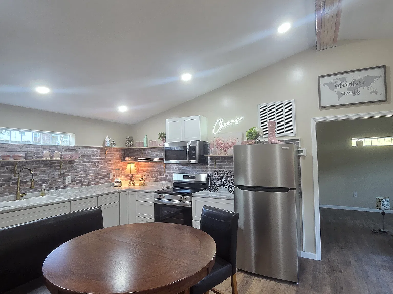 255 Benton Dr — Photo 4