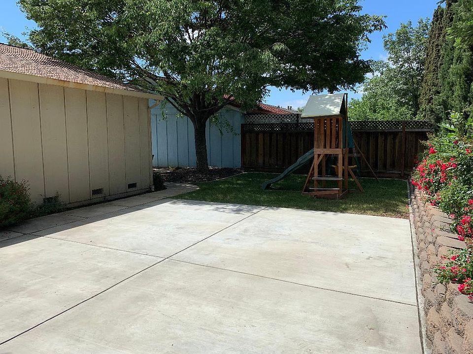 2nd image of 1825 Bagpipe Way