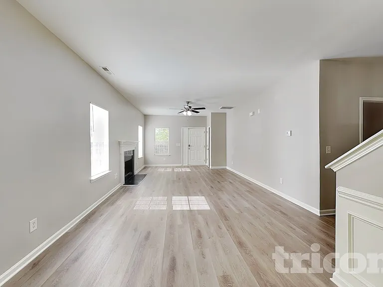 2303 Cilantro Way — Photo 3