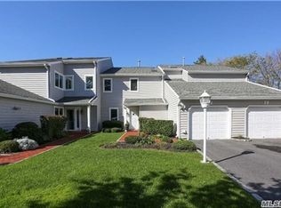 4 Beaver Lake Ct, Westhampton, NY 11977
