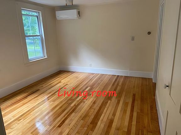 3rd image of 121 E Union St