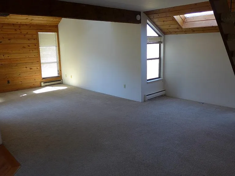 3047 Redstone Ln — Photo 2