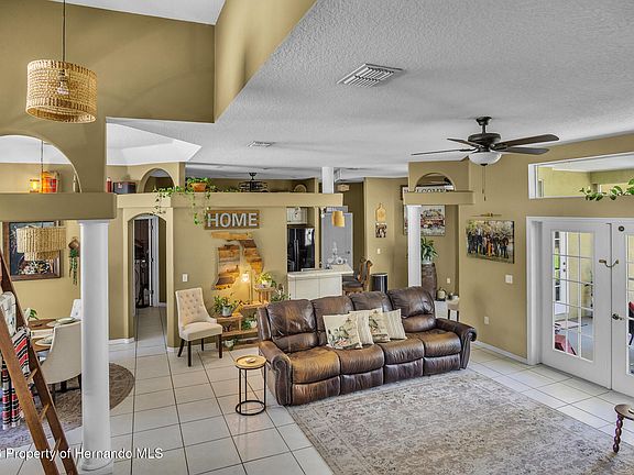 5th image of 11092 Mirage Ave