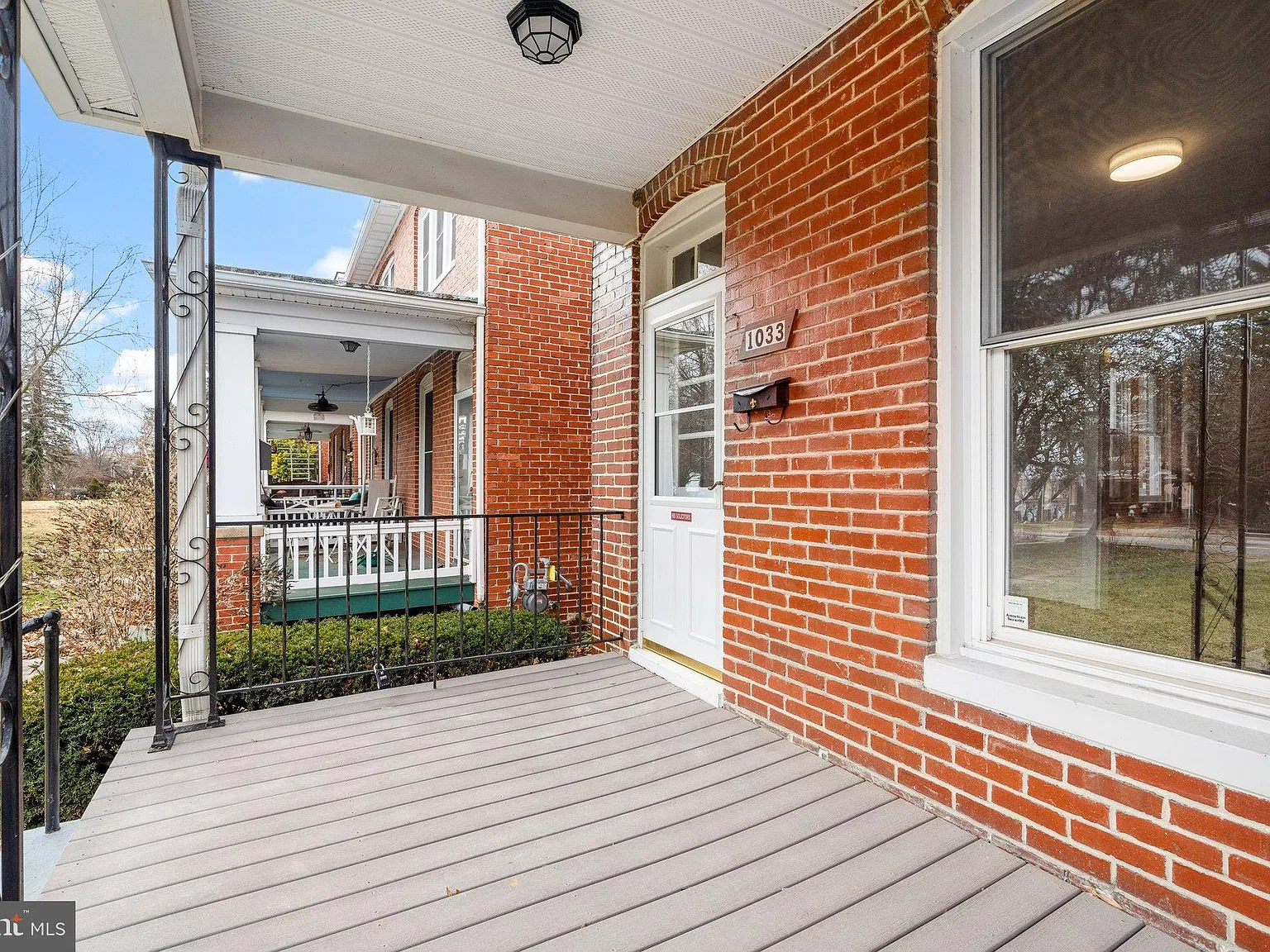 3 bed, 1.5 bath, 1408 sqft, $2,800 — Photo 2