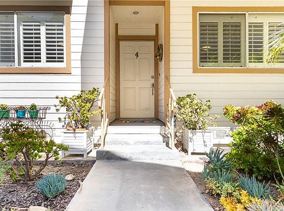 3rd image of 616 N Guadalupe Ave Unit 4