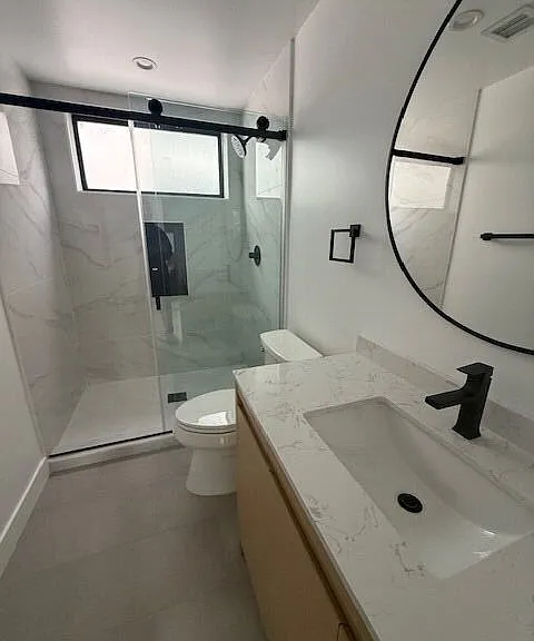 1200 W 37th Dr #2 — Photo 4