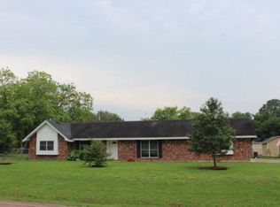 106 Rhodes Rd, Victoria, TX 77904