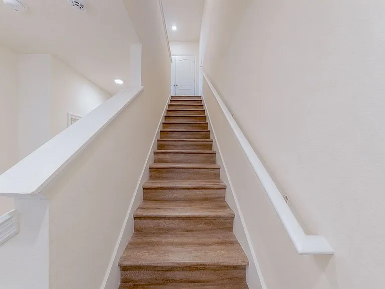244 Reena Dr — Photo 24