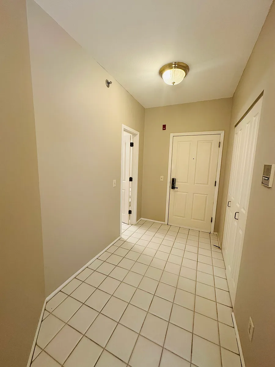Building Photo - 7520 Edinborough Way #2207