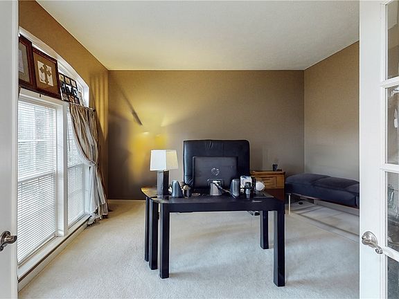 5th image of 7194 Meadow Brooke Way